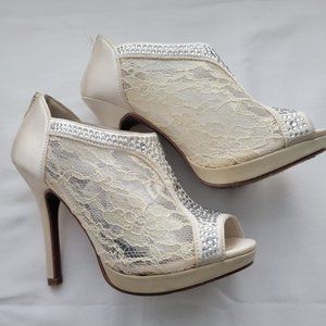 Wedge heels